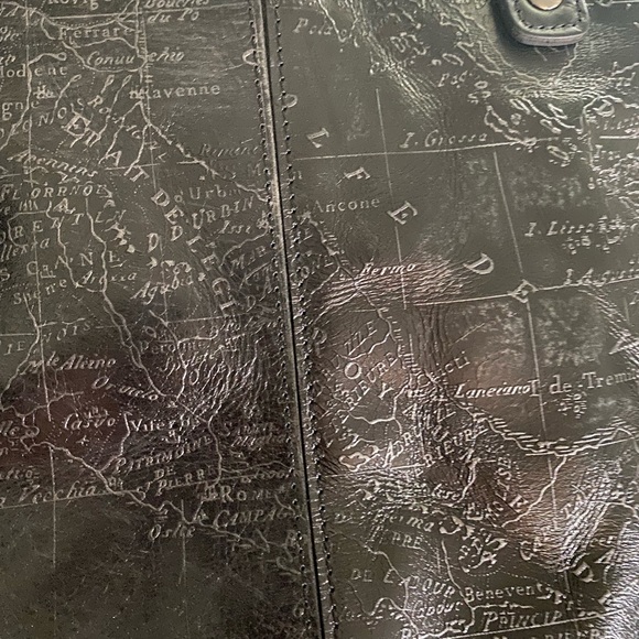 Patricia Nash black leather map purse - Picture 3 of 7